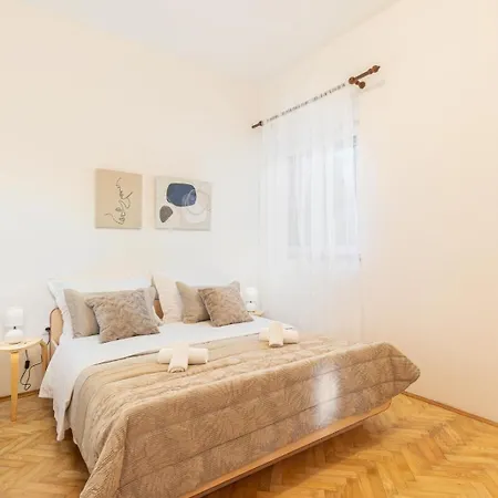 Neva 아파트 스플리트